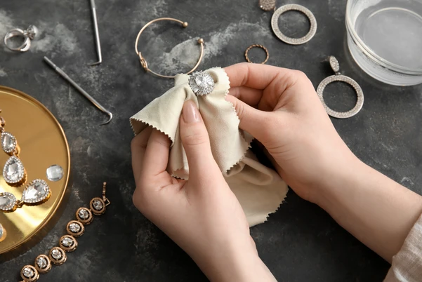 pece-o-zlate-a-stribrne-sperky